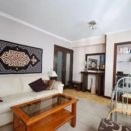 Bright With 3 Bedrooms, 2 Bathrooms And Wi-fi Апартаменти Ов'єдо