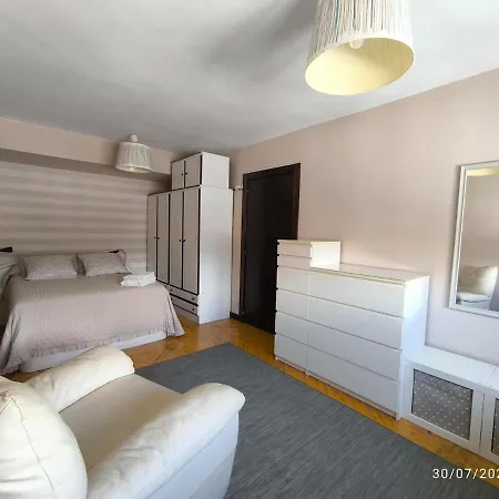 Апартаменти Bright With 3 Bedrooms, 2 Bathrooms And Wi-fi Ов'єдо
