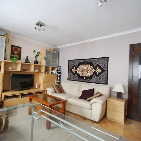 Bright With 3 Bedrooms, 2 Bathrooms And Wi-fi * Ов'єдо