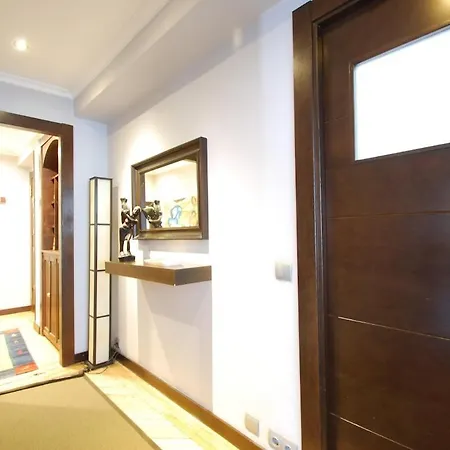 Bright With 3 Bedrooms, 2 Bathrooms And Wi-fi Ов'єдо